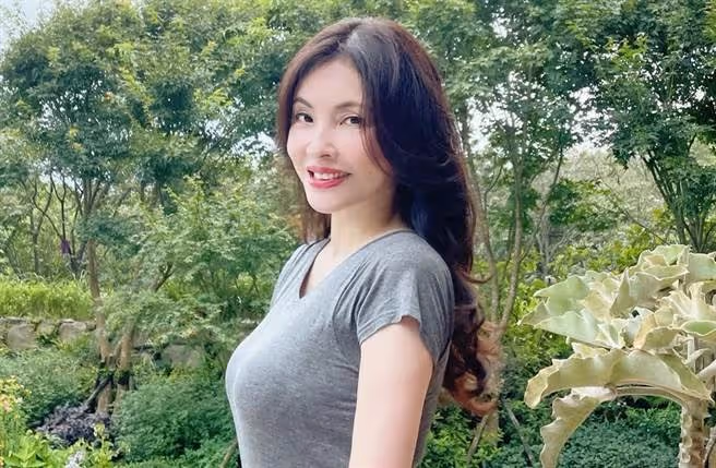 何如芸離婚成功了，為擺脫豪門卡關3年半感動宣布：我自由了，恩人淚曝為：下半生做好準備了