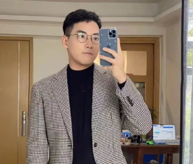 胡慧中女兒被曝愛玩感情,前男友發文開撕,稱其愛花男人錢前任多