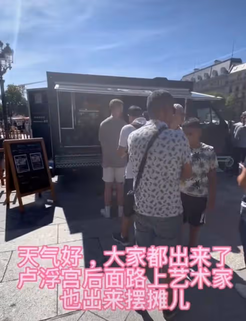 陳凱歌前妻在巴黎生活愜意,住小洋樓吃喝玩樂,61歲白髮體態臃腫