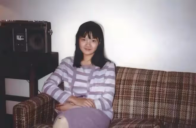 陳凱歌前妻在巴黎生活愜意,住小洋樓吃喝玩樂,61歲白髮體態臃腫