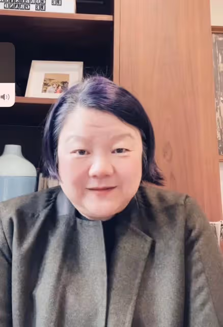 陳凱歌前妻在巴黎生活愜意,住小洋樓吃喝玩樂,61歲白髮體態臃腫