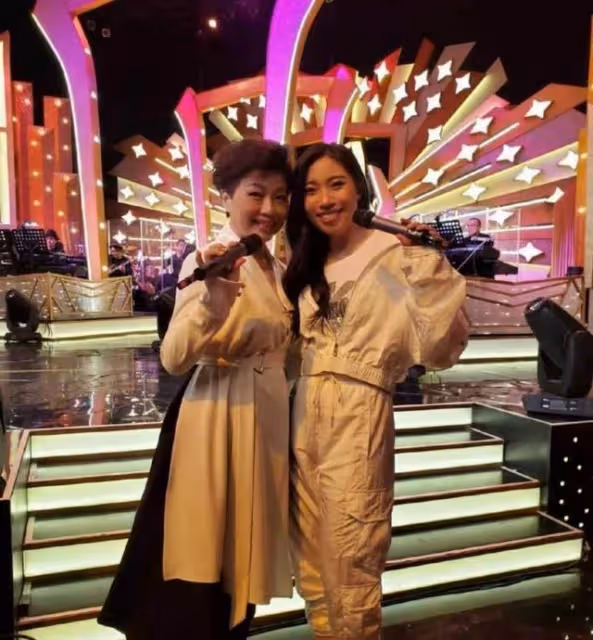 靠自己圓歌手夢!知名港星女兒自資出歌,用打工的錢開拓音樂事業