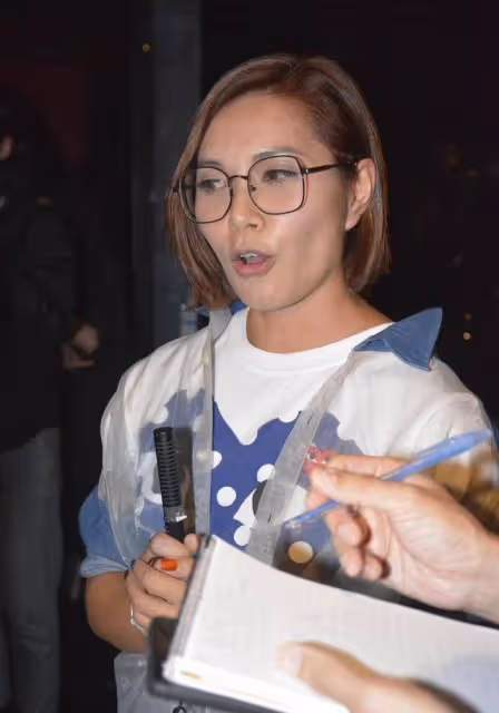未走出家暴陰霾!香港女歌手再次未婚生子,曝等80歲再與男友結婚