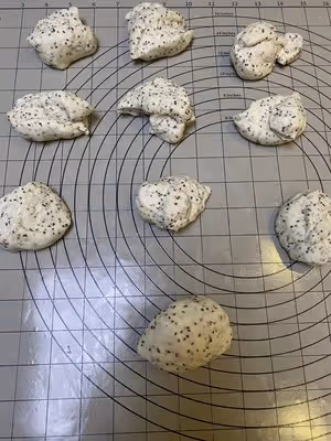 奇亞籽青提乳酪歐包，無糖高纖健身必備