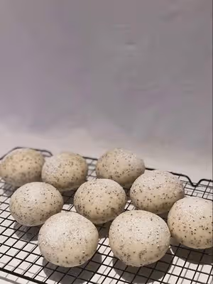 奇亞籽青提乳酪歐包，無糖高纖健身必備