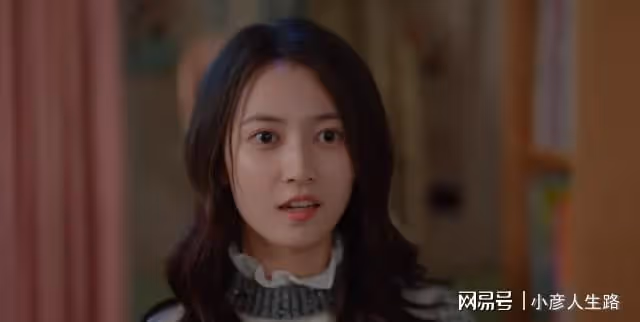 全程瞪眼，憨笑不止？女一號陳鈺琪把「花痴」玩出新花樣！