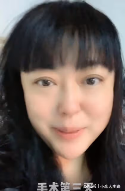 李菁菁第三次離婚，小21歲丈夫直播哭訴，說自己凈身出戶