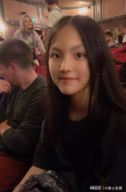 王詩齡英國上學！穿校服打扮成熟，特地安排在長公主曾住的房間
