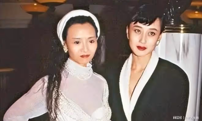李連杰一家長居歐洲，戴79元帽子顯樸素，倆學霸女兒身材凹凸有致
