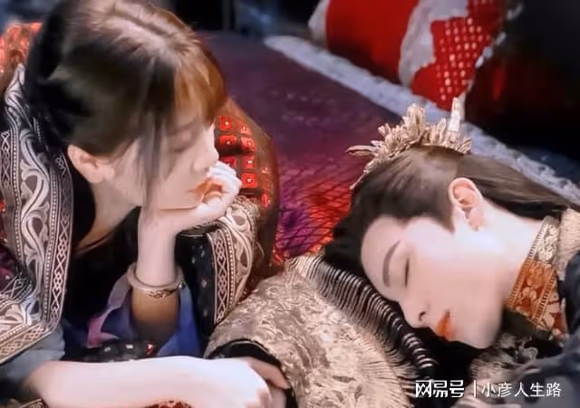 曾被眾嘲的「古偶醜男」王鶴棣，現卻成顏值天花板，斬獲觀眾的心
