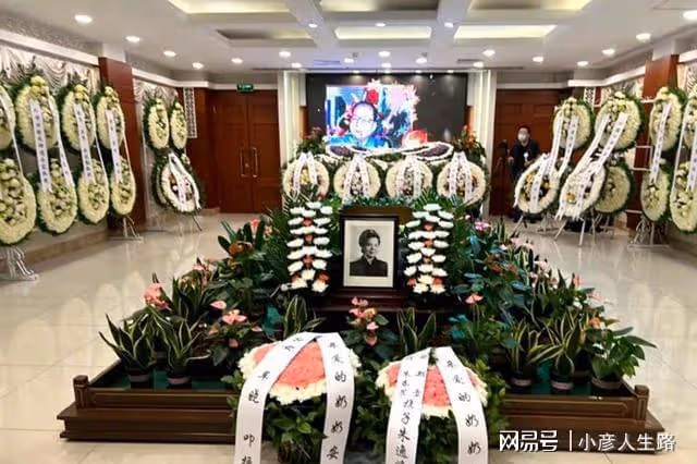 102歲藝術家車毅仙逝,孫女車曉含淚告別:我們永遠想念你