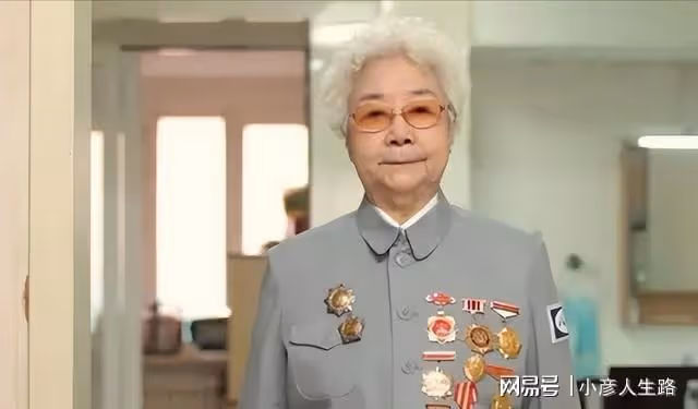 102歲藝術家車毅仙逝,孫女車曉含淚告別:我們永遠想念你