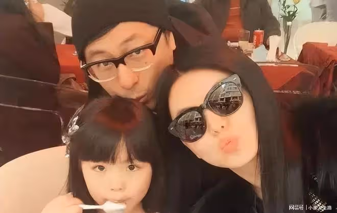 李湘曬王詩齡英國校園照,變瘦了且氣質好,住安妮公主住過的房間