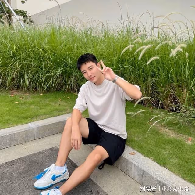 眾星向災區支援!汪小菲捐出六萬盒酸辣粉和小面,賈乃亮捐款百萬
