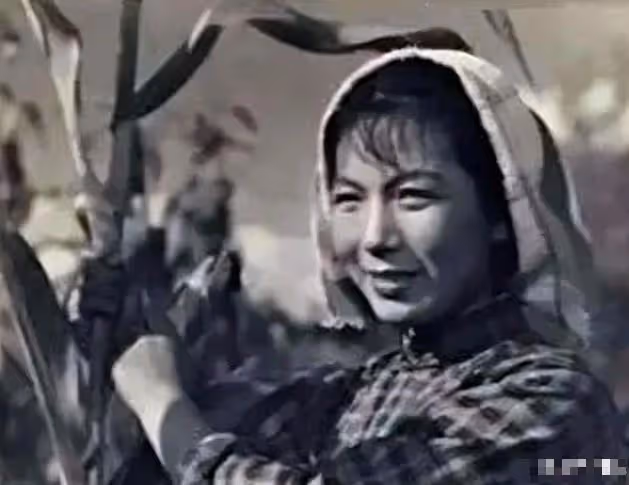 車曉102歲奶奶去世,系國家高級演員,被批准葬八寶山革命公墓