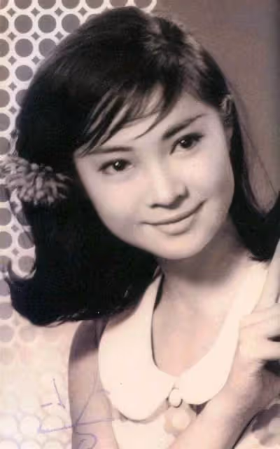 傳奇影后蕭芳芳!74歲罕露面,怒甩謝賢離婚秦祥林後「二婚超幸福」網友:活出了女人該有的樣子