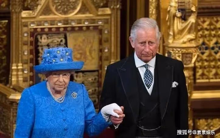 英國女王離世,白金漢宮降半旗,王室官方發布葬禮安排細節