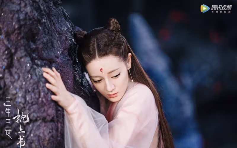 迪麗熱巴主演陸劇收視紀錄TOP9!《枕上書》網播量高達96.2億,《與君》創優酷歷史紀錄!