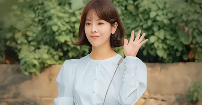妻子離婚鳳凰男被打回原形，不睡主臥就腰疼的婆婆，淪落公園長椅
