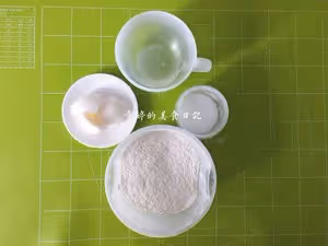 卡通蛋黃酥