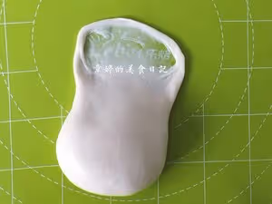 卡通蛋黃酥