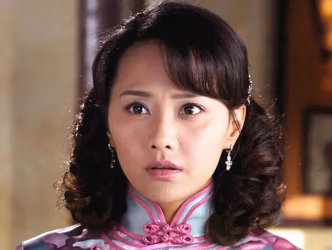 吳奇隆前妻一家慶中秋！混血兒女太像富豪老爸，豪宅曝光裝修奢華