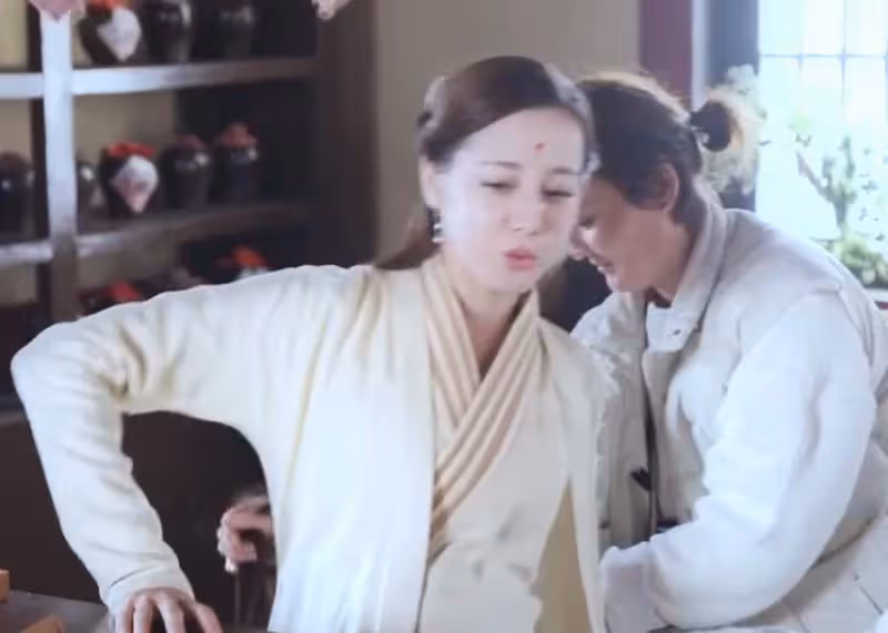 熱巴首次挑戰孕婦角色，笑著說出一句話，導演臉都變了，太可愛啦