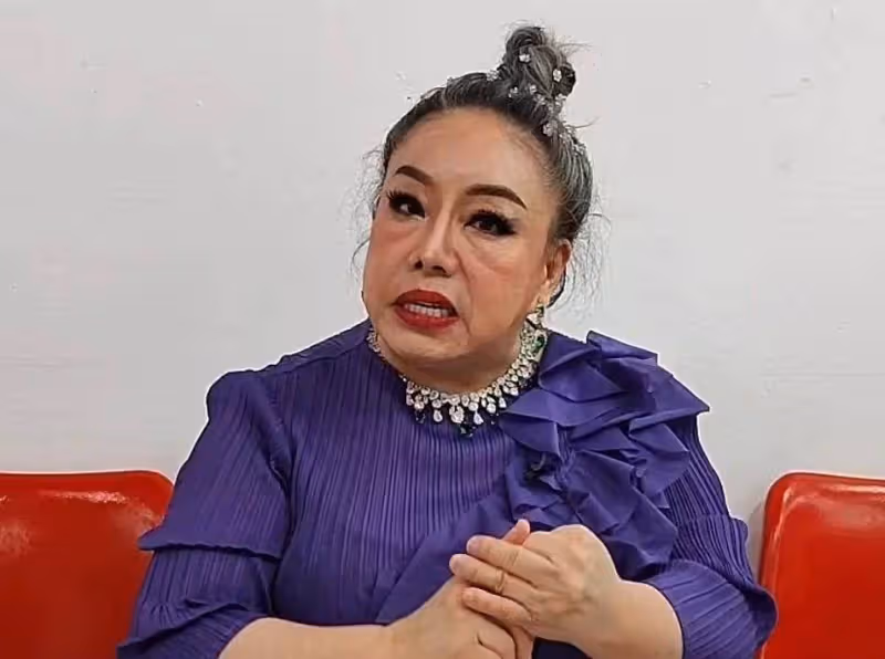 吃男星豆腐掀衣聞腋下被轟爆　泰富婆網紅稱「直播節目效果」