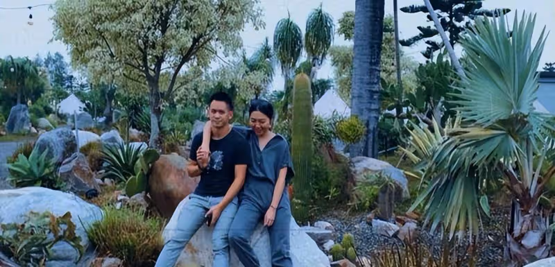 李純曬出兩人秘密結婚八個月後的照片，為隱瞞婚姻感到愧疚：對不起老婆