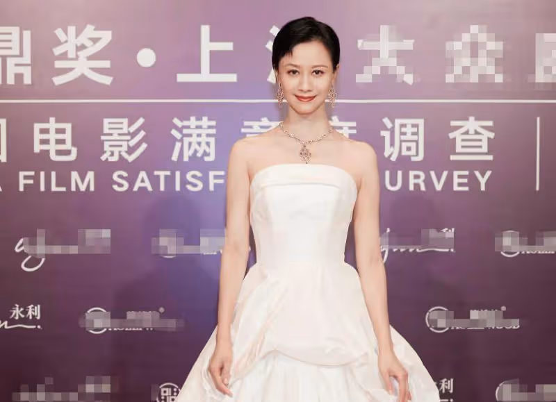 39歲鄧佳佳終於成「影后」,百花獎逆襲寒流,補唐悠悠遺憾