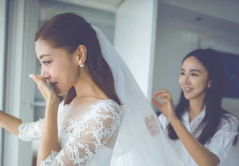 39歲鄧佳佳終於成「影后」,百花獎逆襲寒流,補唐悠悠遺憾