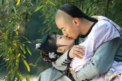 3段感情全錯付!遇初戀劈腿「被罵豬嘴沒學歷」 34歲奉子成婚「嫁高富帥」又閃離