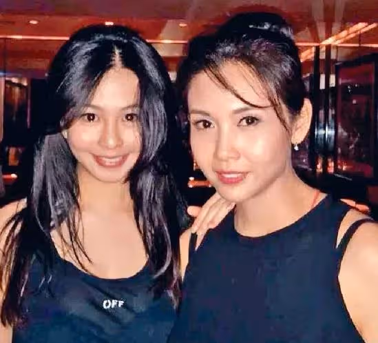 邱淑貞22歲女兒罕曬美照!穿緊身抹身材秀大長腿,露一截白嫩腰性感十足,氣質不輸明星媽媽,網友:基因太強大