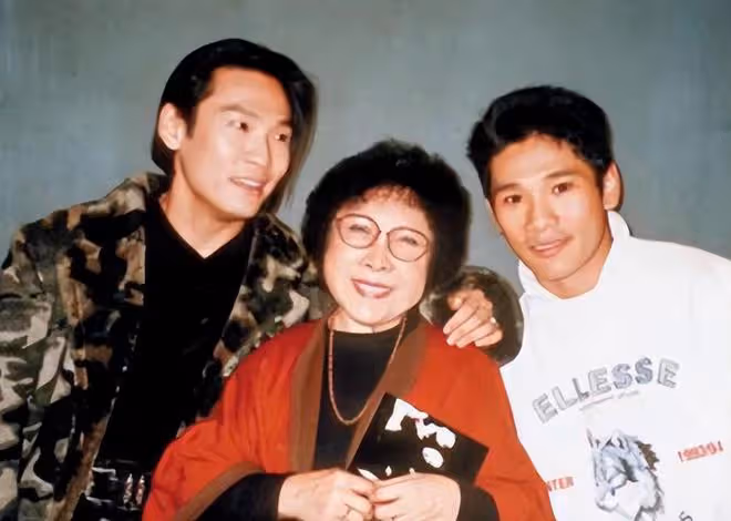 杜德偉哥哥息影24年近況!64歲身材健碩似小伙,跟弟弟長相太相似