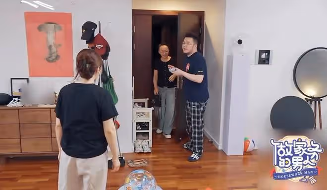 宋丹丹一家罕見同框,大讚兒媳是好媽媽,婆媳談心關係融洽惹人羨