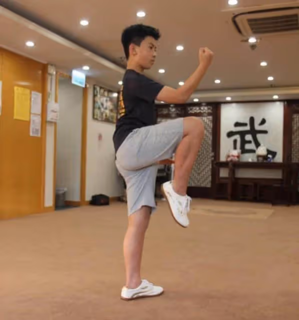 TVB知名童星憑新劇出圈!戲外精通武術,曾與視帝兩度演父子