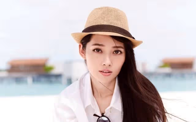 帶年輕小三去女兒婚禮,見到那個黃臉婆前妻後男人崩潰了:憑什麼