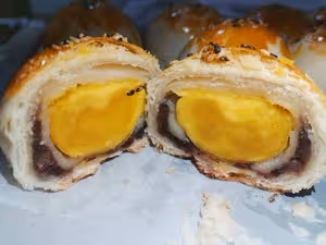 麻薯蛋黃酥，酥掉渣‼️（給出單個需要的材料量）