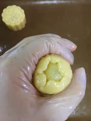 廣式椰香奶黃月餅