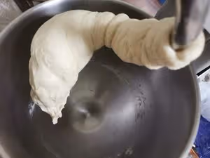 軟妹子～香蔥肉鬆麵包