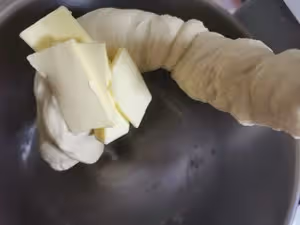軟妹子～香蔥肉鬆麵包
