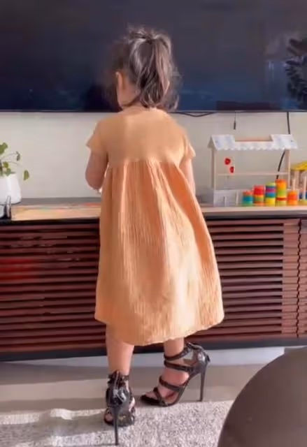 樣貌曝光!謝霆鋒胞妹錯手曬出3歲女兒照片,正宗華人樣無混血感