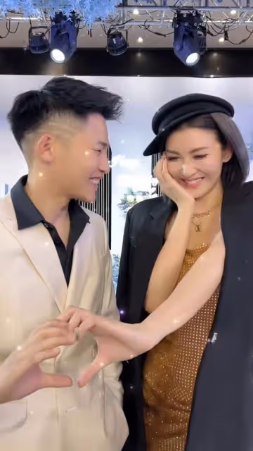 港星李彩樺為網紅站台!貼心夾菜盛湯親密擦嘴,一臉嬌羞曖昧不清