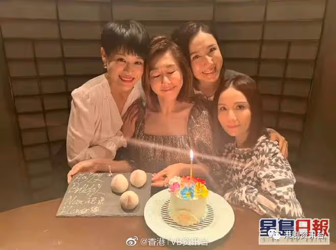 胡說八道會賀胡定欣生日41歲！姚子羚素顏「現身」皮膚白滑得驚