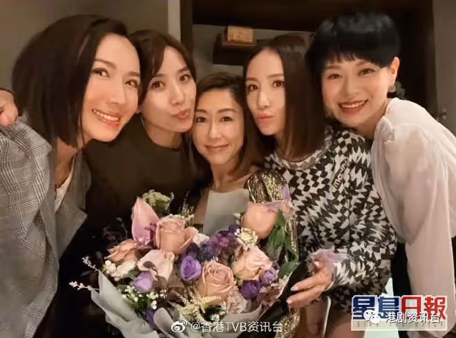 胡說八道會賀胡定欣生日41歲！姚子羚素顏「現身」皮膚白滑得驚