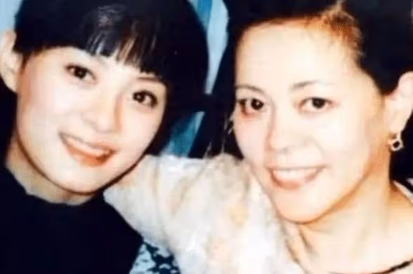 孫儷孫艷雙向付出的親情：怨恨過薄情父親，卻寵愛同父異母的妹妹
