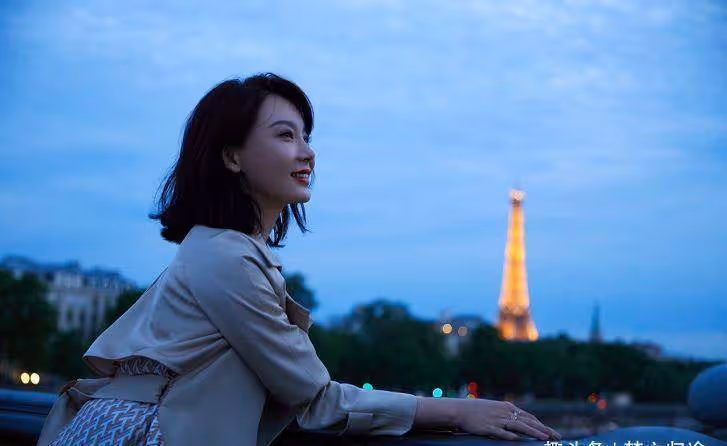 出道17年無緋聞,嫁給二婚丈夫做8年後媽,為當好繼母不再生育