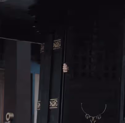 吳磊&趙露思《月升滄海》凌不疑9個「寵妻小細節」!吵完架輕輕關門,下車必扶手,準備食物哄老婆!