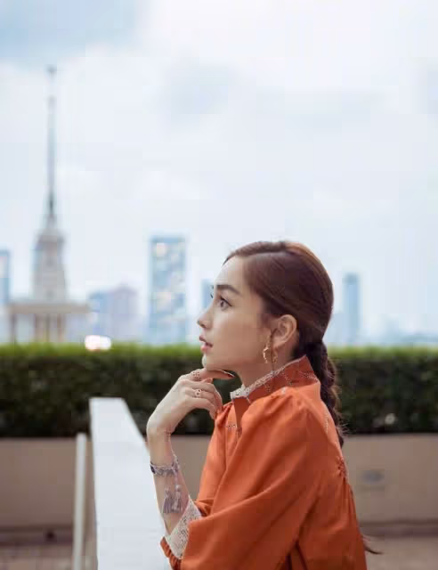 楊穎撞上趙麗穎,一個似超模一個像村花, 沒有對比就沒有傷害