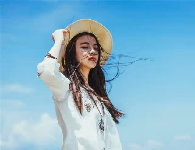 女人「窮不窮」,不用看打扮,看這三點就全明白了